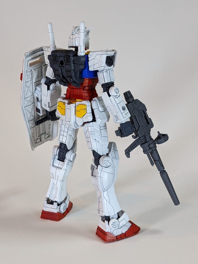 背面。…背景が違う!塗り分けも特になし。組み上げた状態でスミ入れしたのでちょっと割れてる部分も…流し込み接着剤で修正しました。