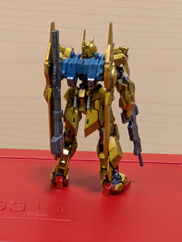 スミ入れはタミヤのエナメルブラック。グレー部分はサフそのままです。