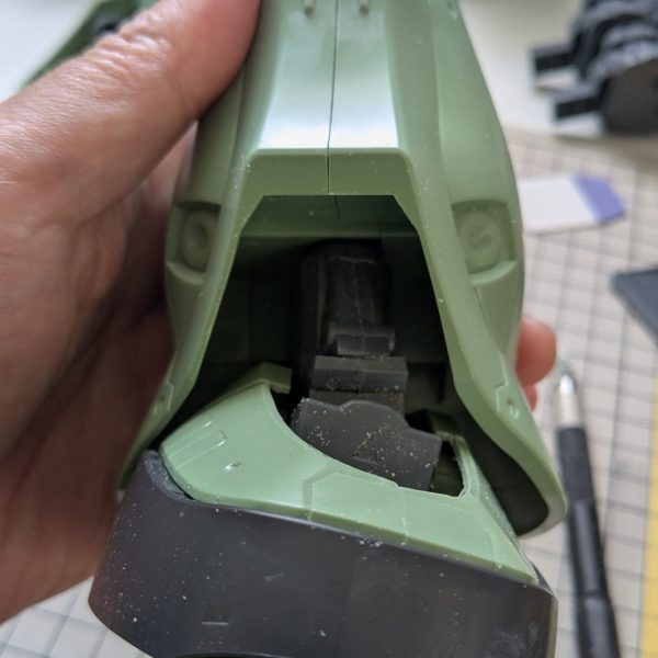 足首関節を幅詰めしたら、今度はソールが外装に干渉するようになってしまった😱削りこんでクリアランスをどうにか確保💡あっちをいじるとこっちに不都合、、の繰り返し🤣