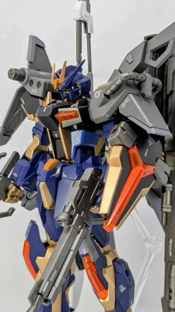 顔を通常のストライクにしてフル装備。 