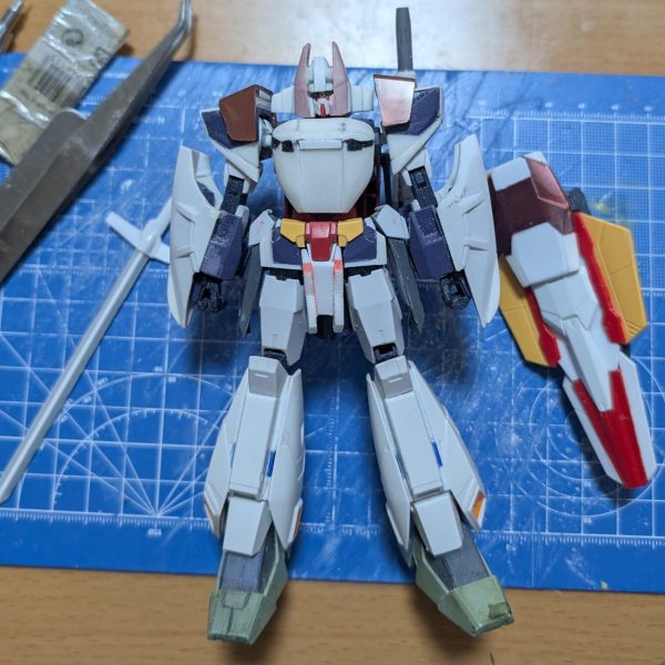 ほぼすべてのパーツがver3位のを作り直し頭、肩、サイドアーマー、まわしアーマー追加そしてガリアンといえばガリアンソード 三角柱くっつけて作ろうとしたけど、最後の穴開けができなかったので、結局3mmプラ板から削り出し（1枚目）