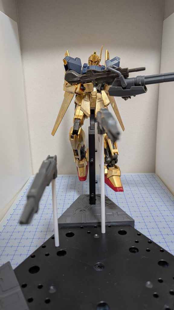 HMファンネル百式デルタのHMランチャーを改修したファンネルであり、2基搭載されています。