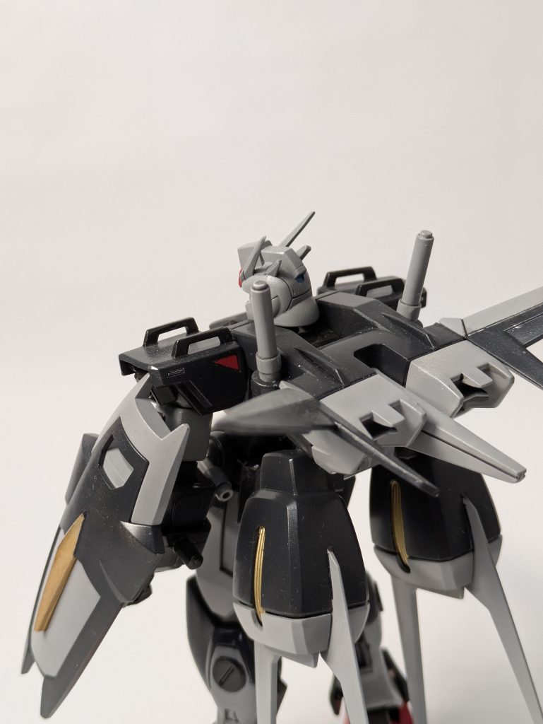 制作にあたって特に改造はせず、合わせ目消しとアンテナのシャープ化のみで仕上げています。