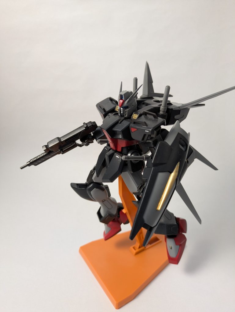 明らかに悪役に見えますが、カッコいいデザインなので、是非ともベース機の105ダガー共々リメイク版を出して欲しいです。