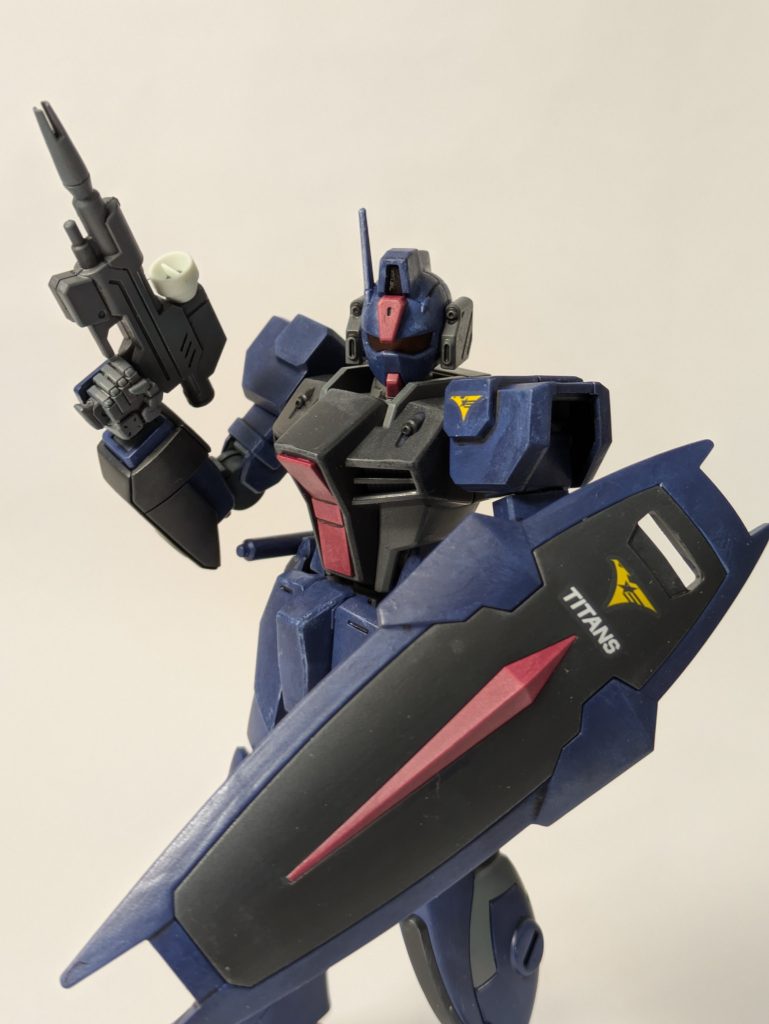 連合からティターンズに提供された機体、というGジェネ的なIF機体として制作しました。まあ見た目が見た目なのでジムの中に混ざってても違和感がないかと。