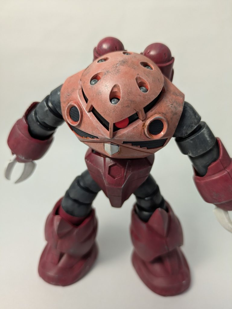 前回投稿したダガーLも水性塗料で塗装したものですが、本作はその前に制作しています。ダメージ塗装のチッピングが上手くいかず、少し汚い感じになってしまいました。