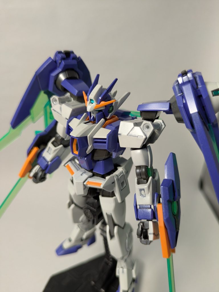 クリアーパーツを付けた姿。仕上げに全体にパールカラーを吹いていますが、写真でわかるでしょうか?