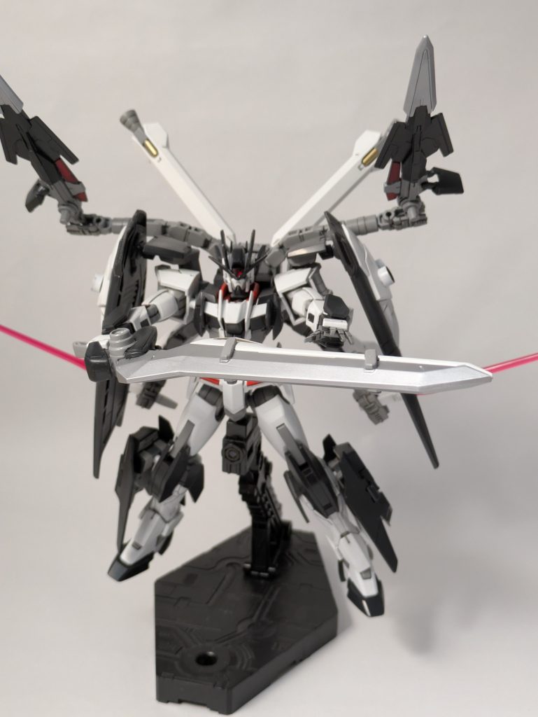 アシュラモード・・・サブアームをついかすることで全ての武器を装備することができます。その威容はまさに“阿修羅すら凌駕する”