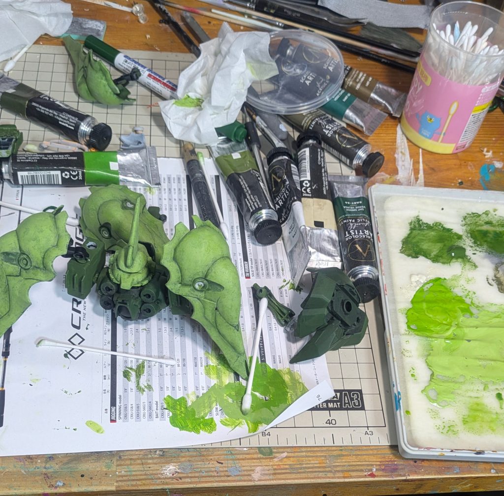 綿棒メッチャ使います。机汚い。