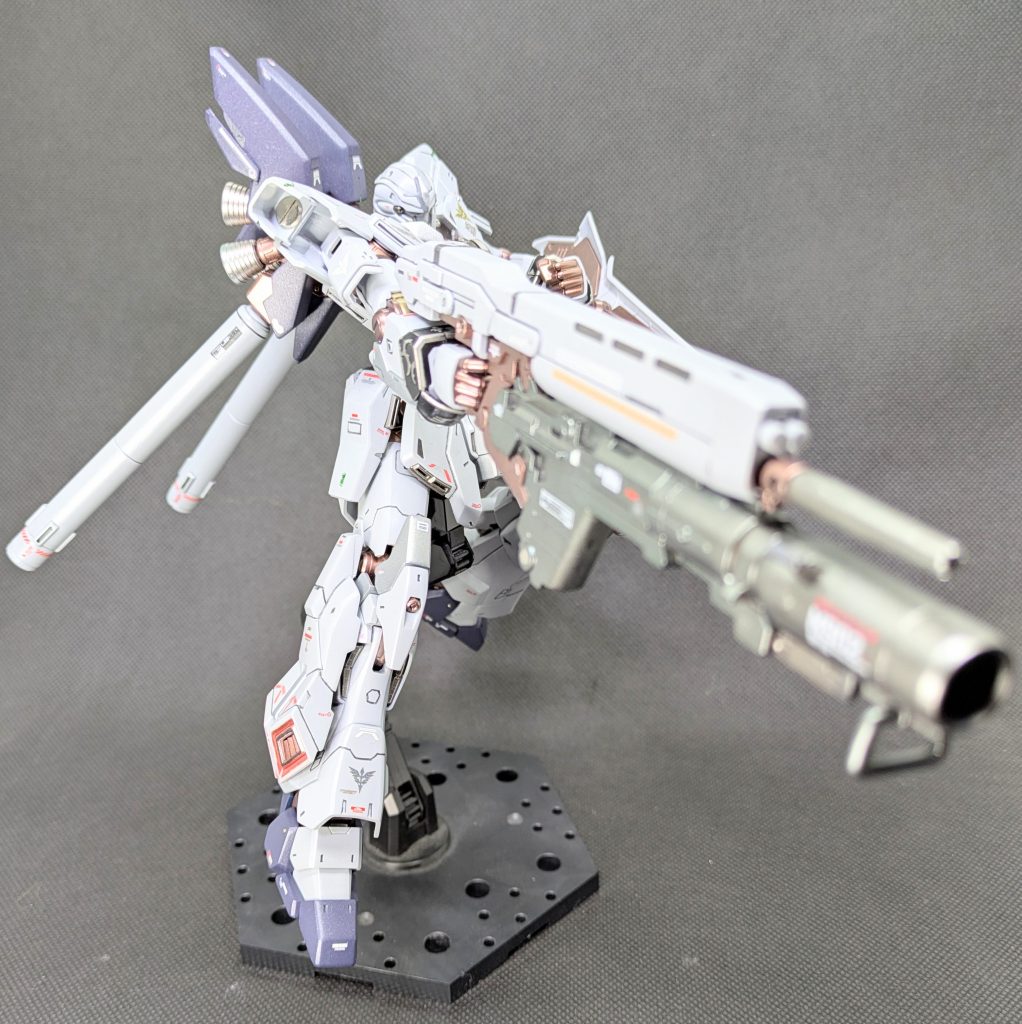 ロケラン装着してからの 取説風ショット✨️ロケラン付けてかなり重くなりますが、しっかり保持してくれます👍️