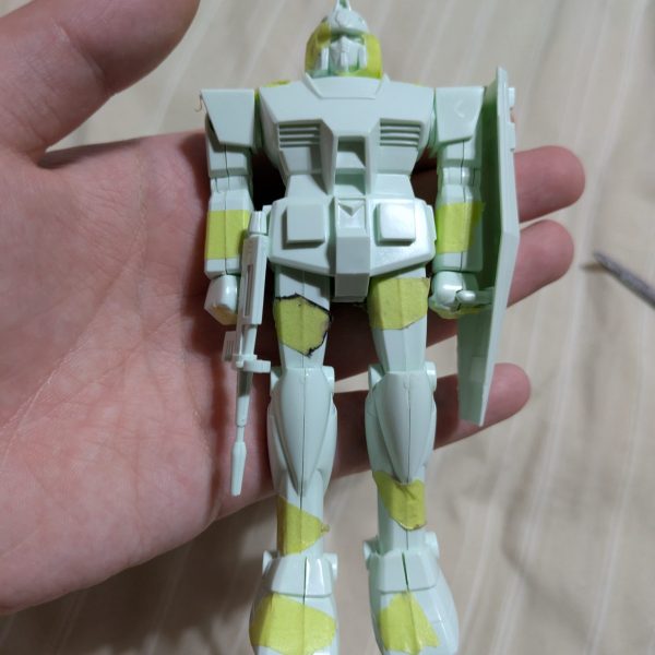 お久しぶりですヨネンです昨日旧キットのガンダムを買ったので頑張って改造とかします