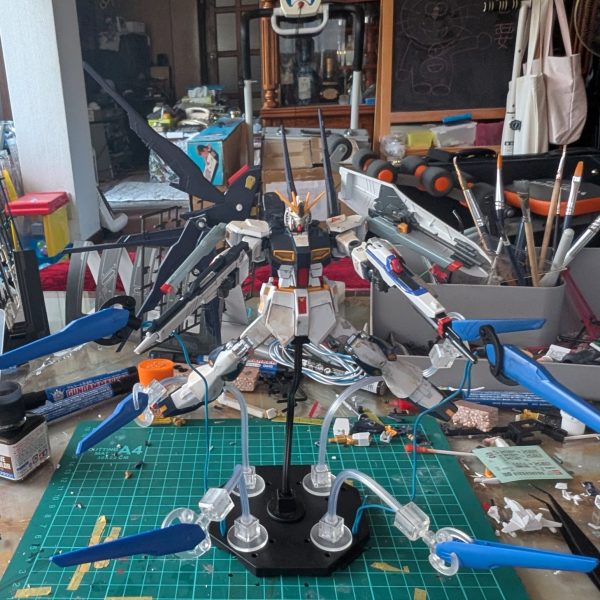 ストフリとνガンダムを混ぜてみました後ろの2枚のやつはZをイメージしました