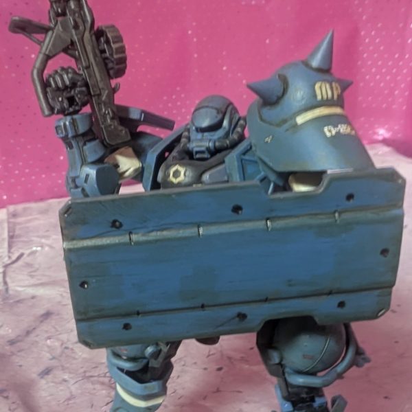 軍警ザク ライアット仕様