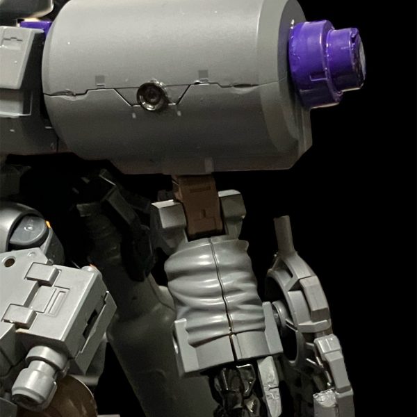 頭部はザクⅢ、手足やその周りはティターン^_^どうですか？関連ありそうですか？（5枚目）