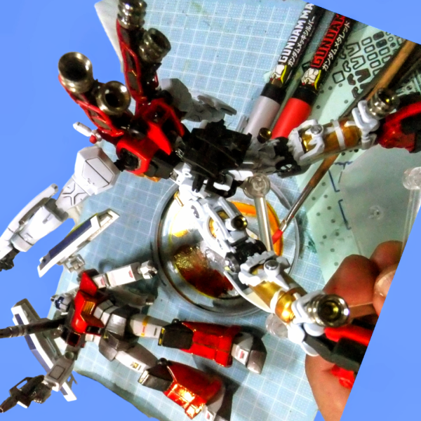どうも！こんばんは〜っ！G太郎デス♫招かざるキットの着弾って　ナンジャラホイ？実を言いますと通販サイトのDM◯にキャンセルが出たらで予約購入で注文をお願いしていたんです。※　この注文はキャンセル品の購入と言う事でもしも？必要で無くなっても？キャンセルが出来ないンです💦そもそも　九割がた駄目もとでお願いしていましたので？寝耳に水状態で着弾してしまいました😁せっかくなので　GMキャノンと同時進行で作っちゃいマシタ💦ガンマカＥＸでメタリック部分塗装　金属パーツでドレスアップ　で製作してイマス😁旧キット　GMキャノンも更に造り込んでいます💦（4枚目）