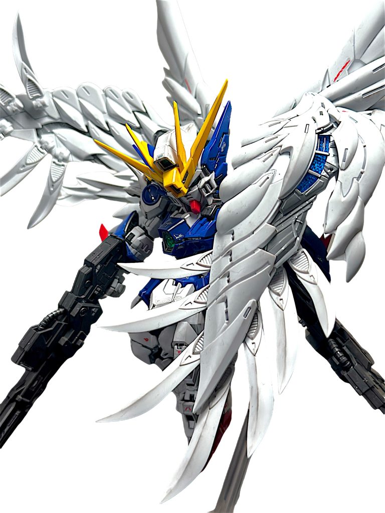 スミ入れ及びウェザリングしています。 MGSDは、小さいサイズにギュッと詰め込んだ技術に毎回感動するのですが、今回も組みながら驚きつつ楽しめるキットでした。 特に羽の内部フレームが見えるところが気に入っています。