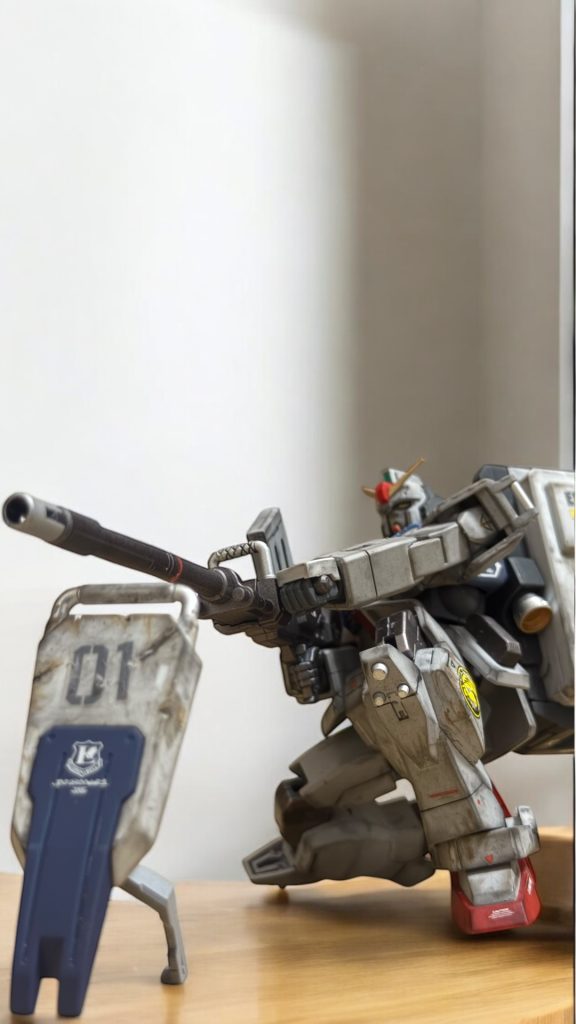 陸戦型といえばのお決まりのポージング