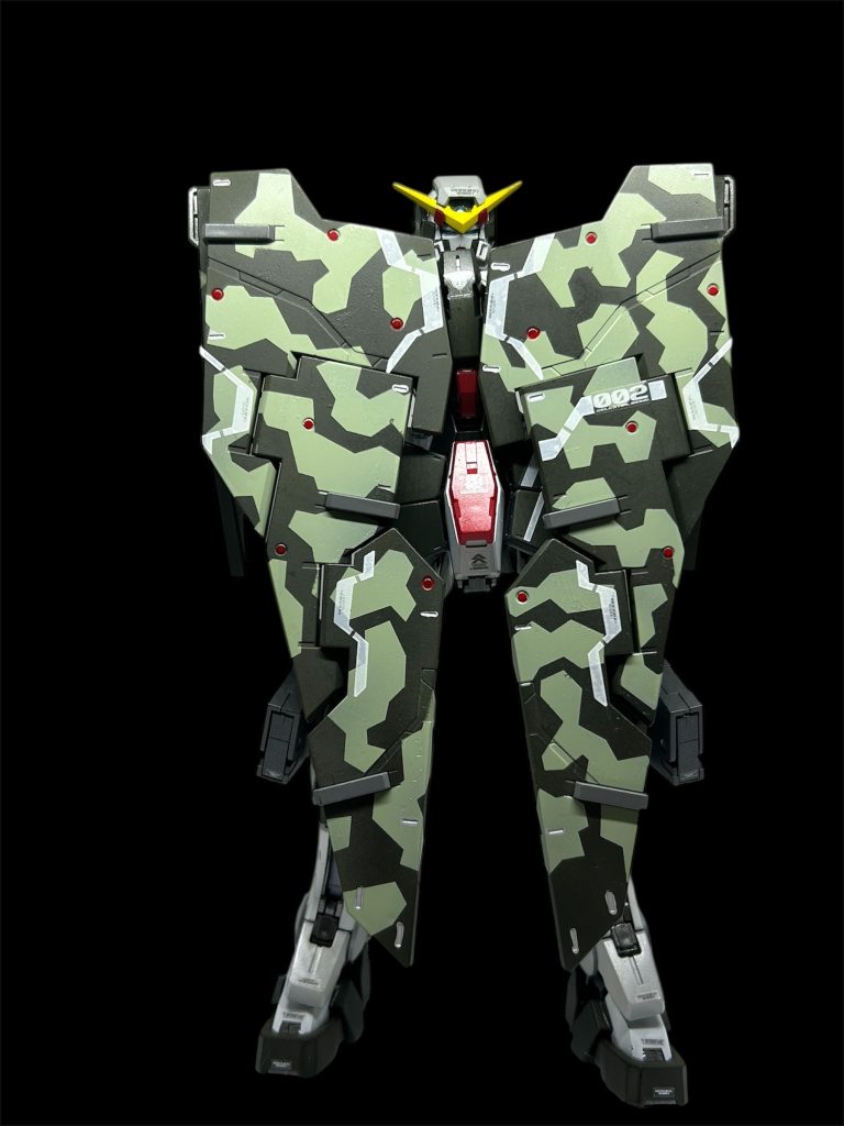 冬の間は塗装が上手く乗らない北国、久々の投稿です。スプリッター迷彩はデュナメス買った時からやりたいと思ってました。