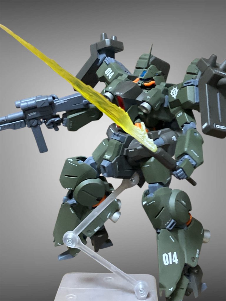 軽くポーズ取らせてみました