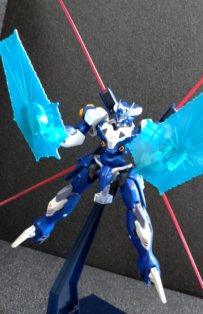 シールドはガイアカラーの蛍光ブルーグリーンを使いました。粒子感のある良い発色です。