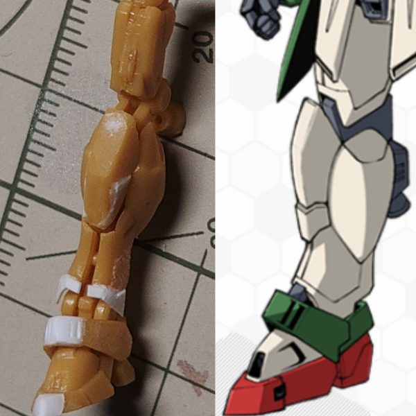 右足、左足それぞれの細部の形状を整えました。 アンクルアーマーのスリットみたいなくぼみは、なかなか集中力使いました(~_~;) 最終調整はあとでやるので、とりあえず脚部はこれでよし。（2枚目）