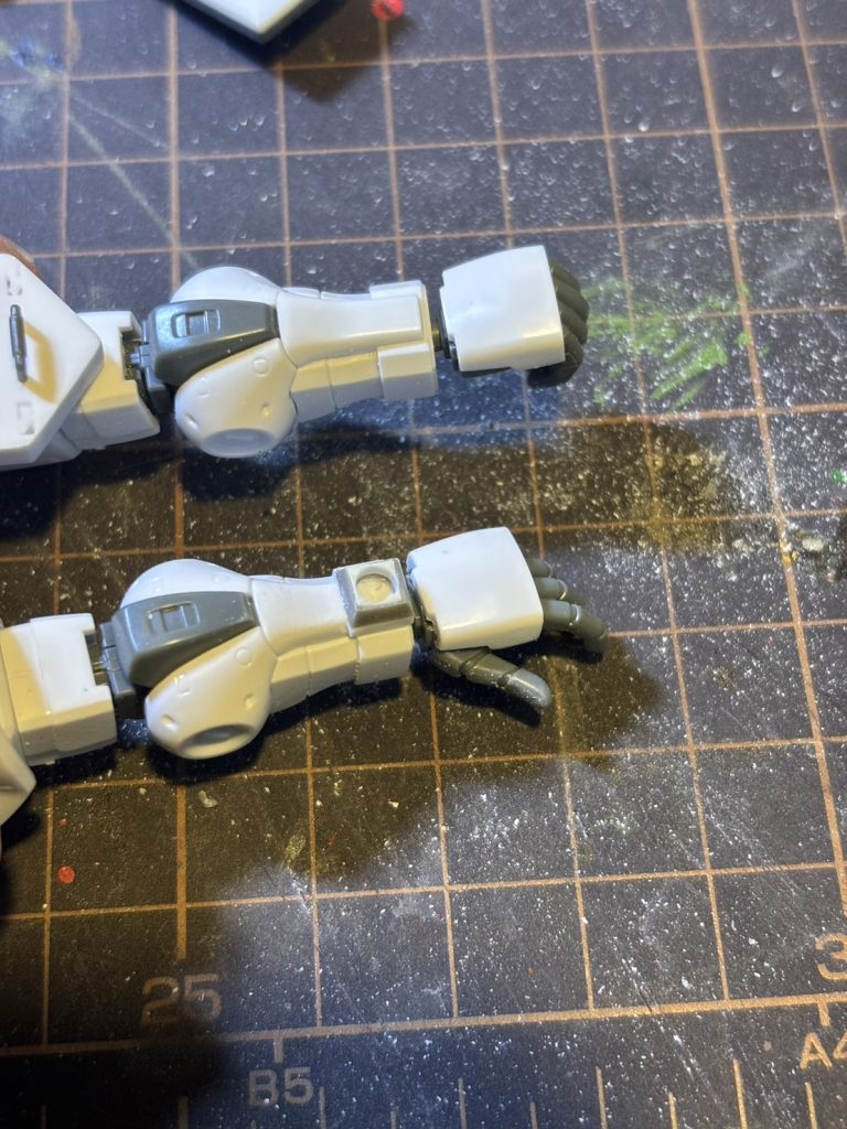 シールド接続部はWAVEさんのU・バーニアとプラ板でこさえました。