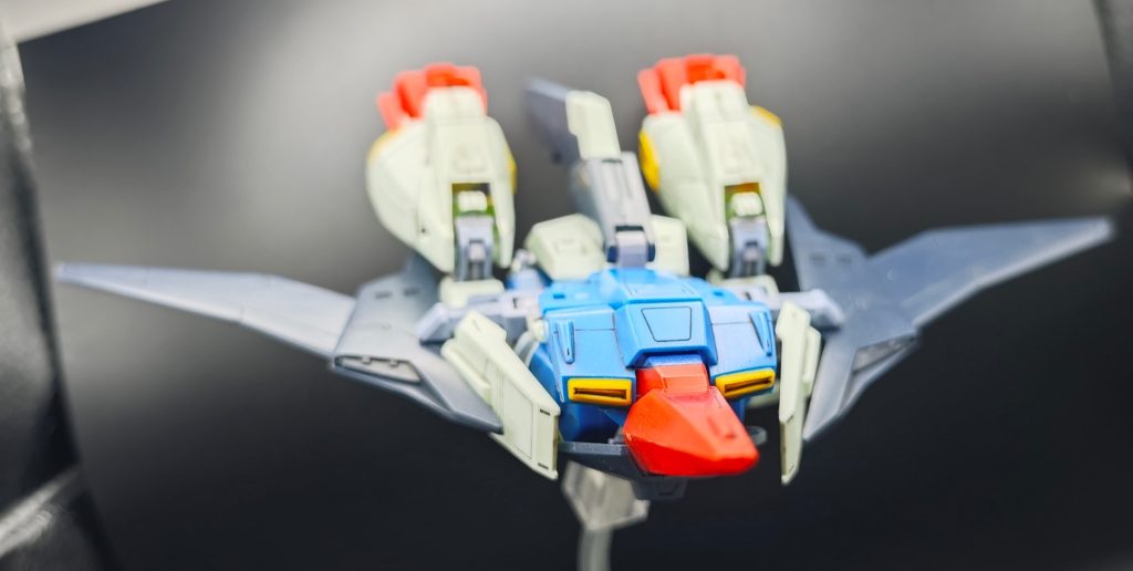 そしてZガンダムといえば最大の特徴、変形ですね。これが本キット最大のウリ!「ウェイブシューター」形態です。