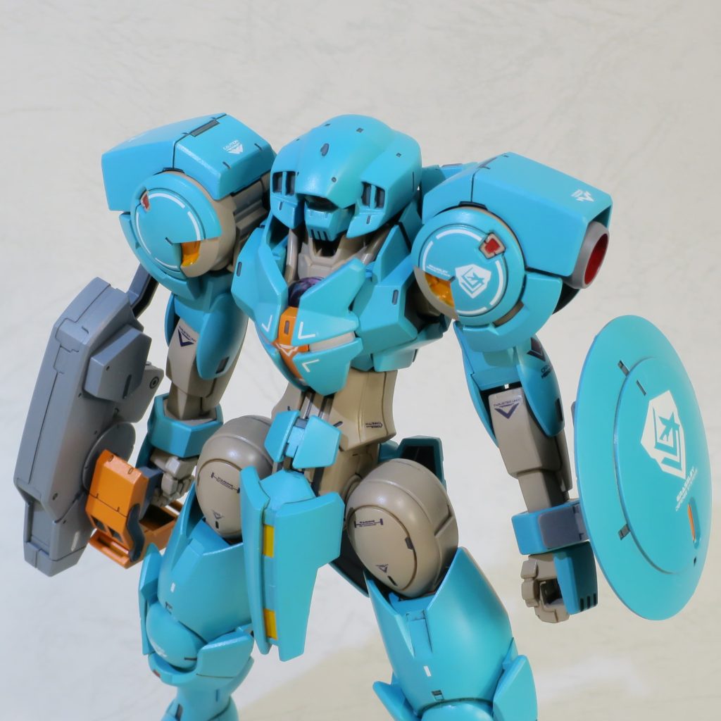 近所の家電量販店の棚を1年以上守り続けていたハインドリー。急に量産機が作りたくなり、購入後2週間くらいでパパっと作りました!人気機体が入手しにくい今日この頃ですが、不人気機体を自分好みに仕上げるのも楽しい!みなさまもチャレンジしてみてはいかがでしょうか?