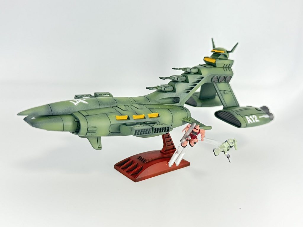 ガウ攻撃空母付属のザクと共に