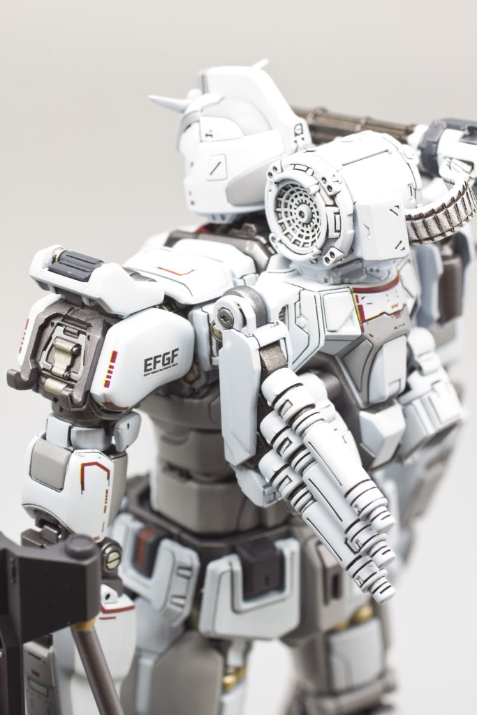 ガトリング砲とサーベルラックビームサーベルの柄のディティールの細かさ‼️