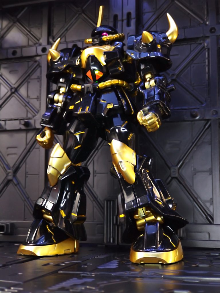 使用塗料下地:水性ブラックサーフェイサー黒:水性ホビーカラー 光沢ブラック金1:ガンダムマーカー イエローゴールド金2:DSPIAE メタリックカラーマーカー ゴールド銀1:DSPIAE メタリックカラーマーカー シルバー銀2:モデラーマーカー Gメタリック赤:ガンダムマーカー ロイヤルメタレッドオレンジ:イエローゴールド+ロイヤルメタレッド(混色)