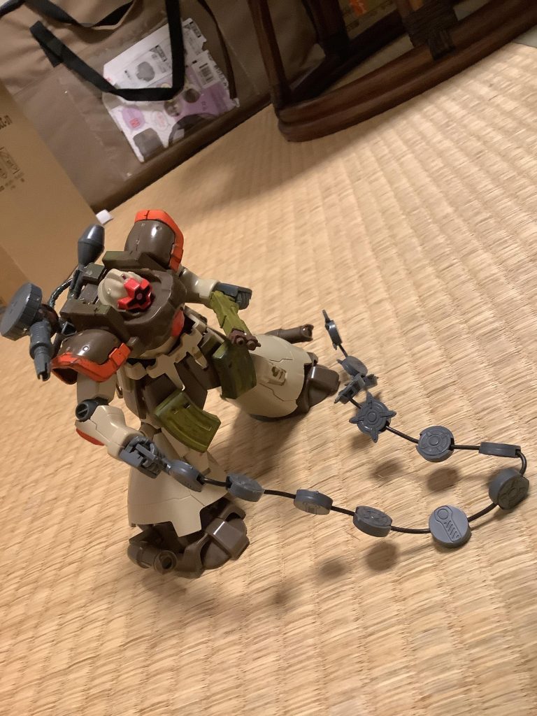 大部分を破壊する役目を担うカスタムですショットガンはケンプファーのものを使いました肩のザクマシンガンのようなものも、ジャンク品から作りました