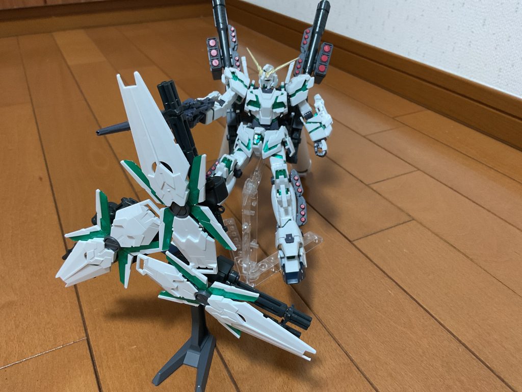 ポージング。シールド用の台座が付属するのがうれしいですね。以上フルアーマーユニコーンガンダムでした。見ていただきありがとうございました。