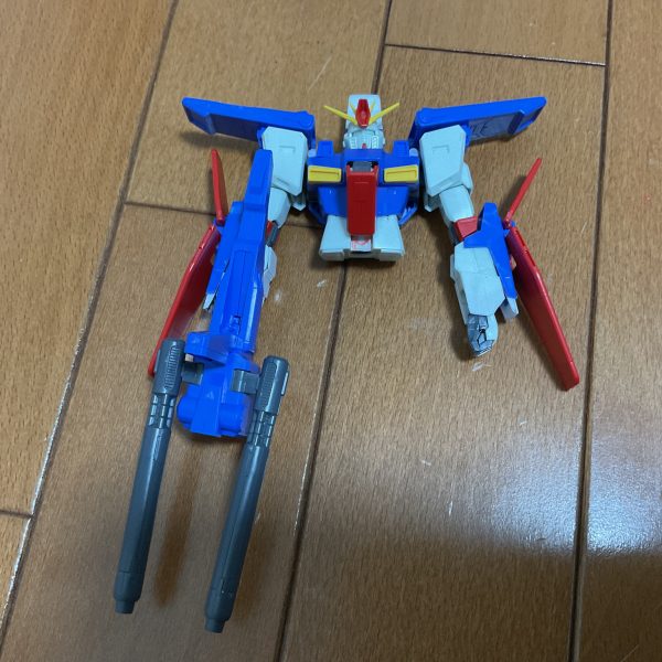 投稿2回目です。hgzzガンダムを改造しています。現在コア・トップが完成しました。アンテナを外せば完全変形します。（7枚目）