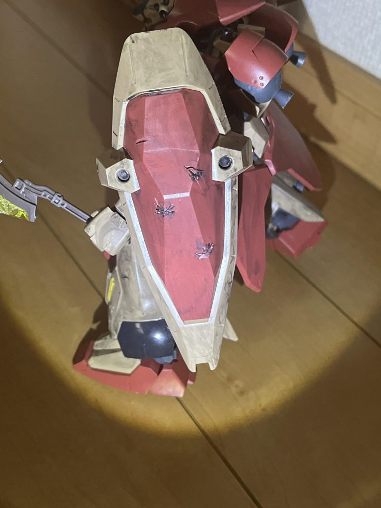 シールドはフル重超合金セラミッチルック製