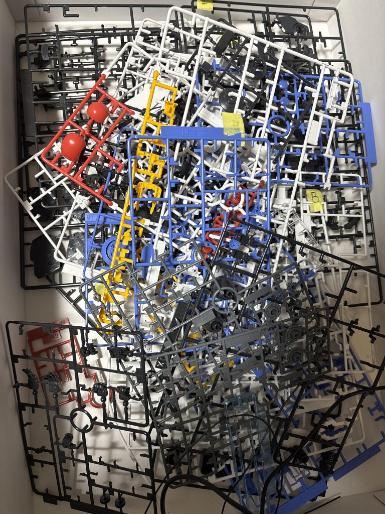 余剰パーツがめちゃくちゃありました。ご覧頂きありがとうございます😁 