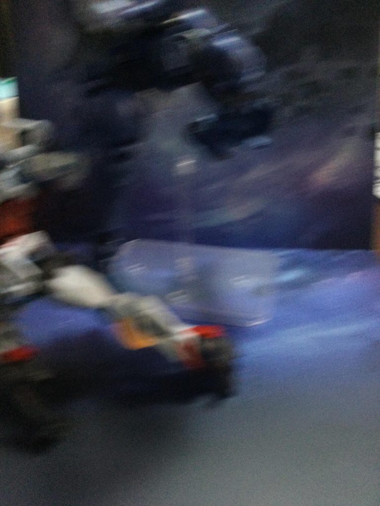 何！？避けた！？