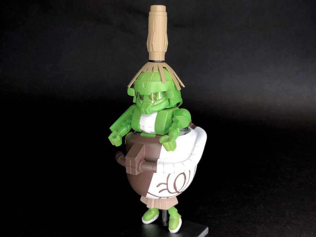 正面「ザクプラくん」(GUNDAM NEXT FUTURE発売版)をベースに制作その大きな頭部をひっくり返し湯呑みボディへと充てました!