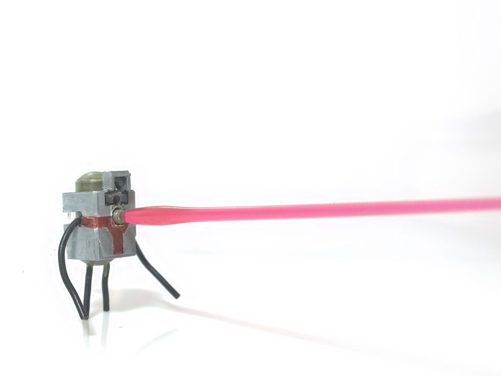 口からビームが出ます