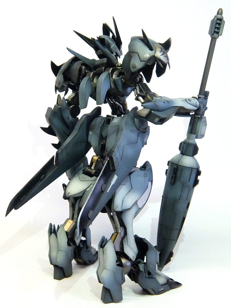 踵裏とかスカスカんとこ、工作せなあかんね。それと、小さいパーツやのに、けっこうヒケあんな～艶消しやったら目立てへんけど、全ツヤやったらボコボコになりそう。コツコツ消そっか。（艶消しやけど・・・）