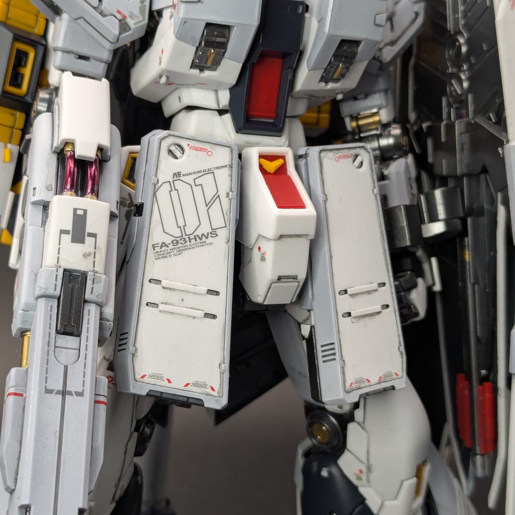 前垂の隠し腕ギミックは、流石にありません…が、モールドがカッコよいので問題ないのです！