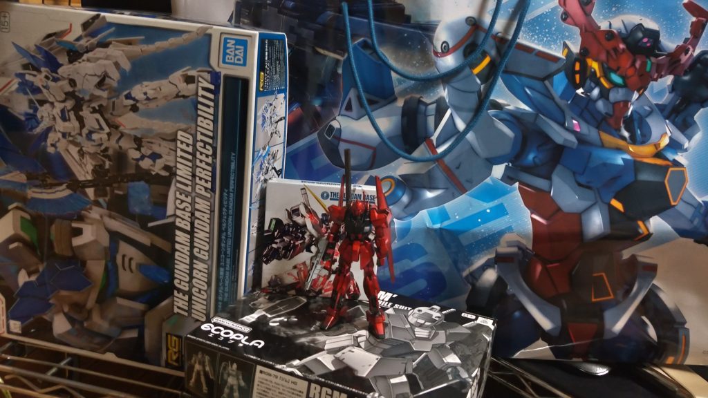 ついでに大阪でやってるガンダムベースポップアップのブツを色々貰いました。やったぜ