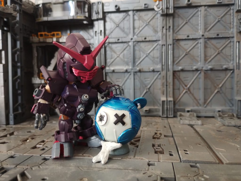 サイコ・ガンダムと。(縮尺がメチャメチャですが)そしてこの後、キラキラに向かうのでした。(表紙に続く)投稿時点でジークアクス11話までの視聴です。ストーリーが急すぎてネタの風化が早い・・・・。