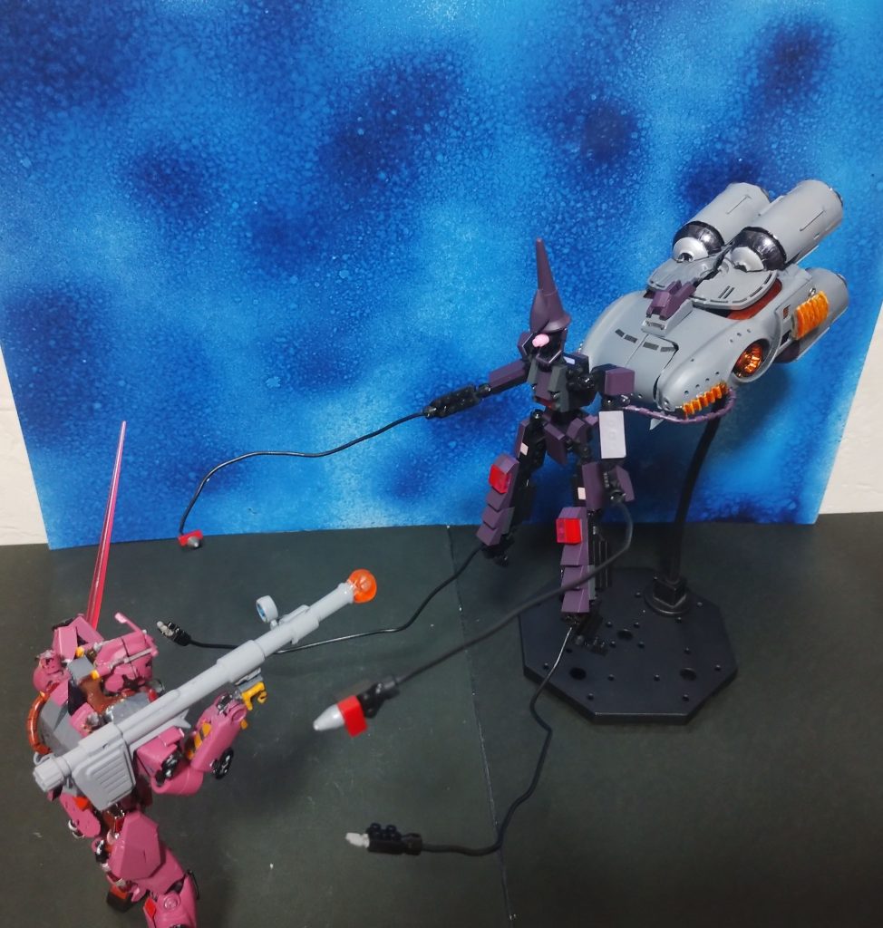 キケロガのオールレンジ攻撃。すべてかわしたガンダムのバズーカが！