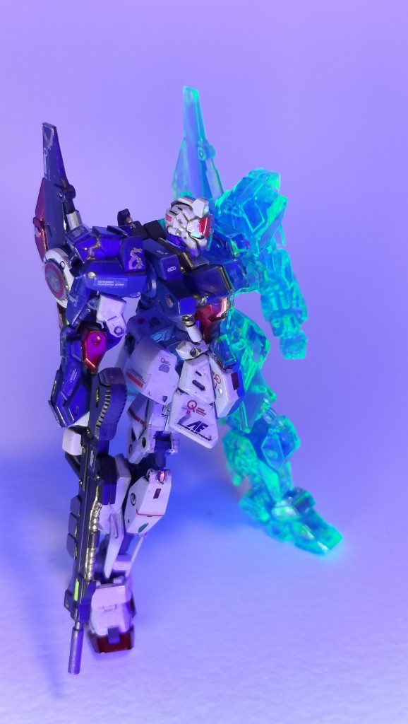 1.    続々と可変機が戦線に投入されるグリプス戦役にあって、初の可変ガンダムとして MSN-001  デルタ・ガンダムの開発が、アナハイムにおいて急ピッチで進められていた。