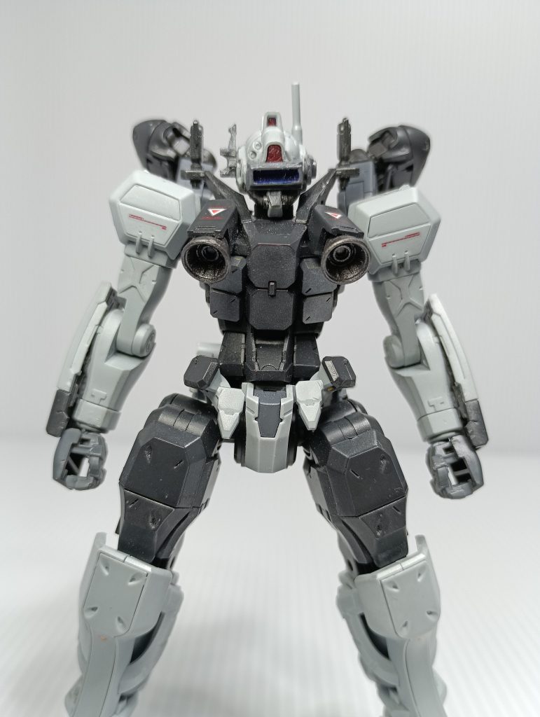 顔と胸にナイトシーカっぽくなるようにエポパと色々パーツを組み込み作成。