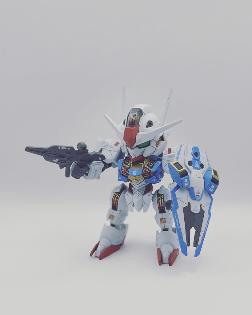 ビームライフルやシールドがペラペラなSDEXシリーズ。スジボリの掘り直ししてたら折れそうになります。