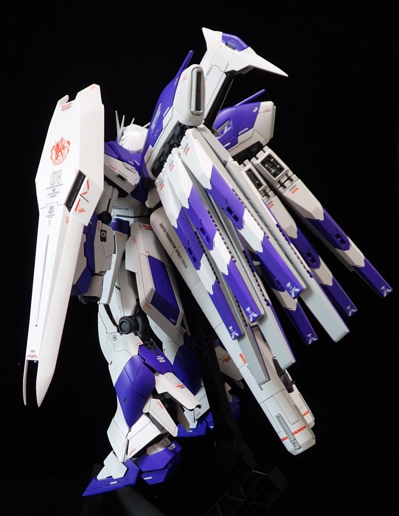 ファンネルは付属デカールを使用せずに塗装で仕上げました。