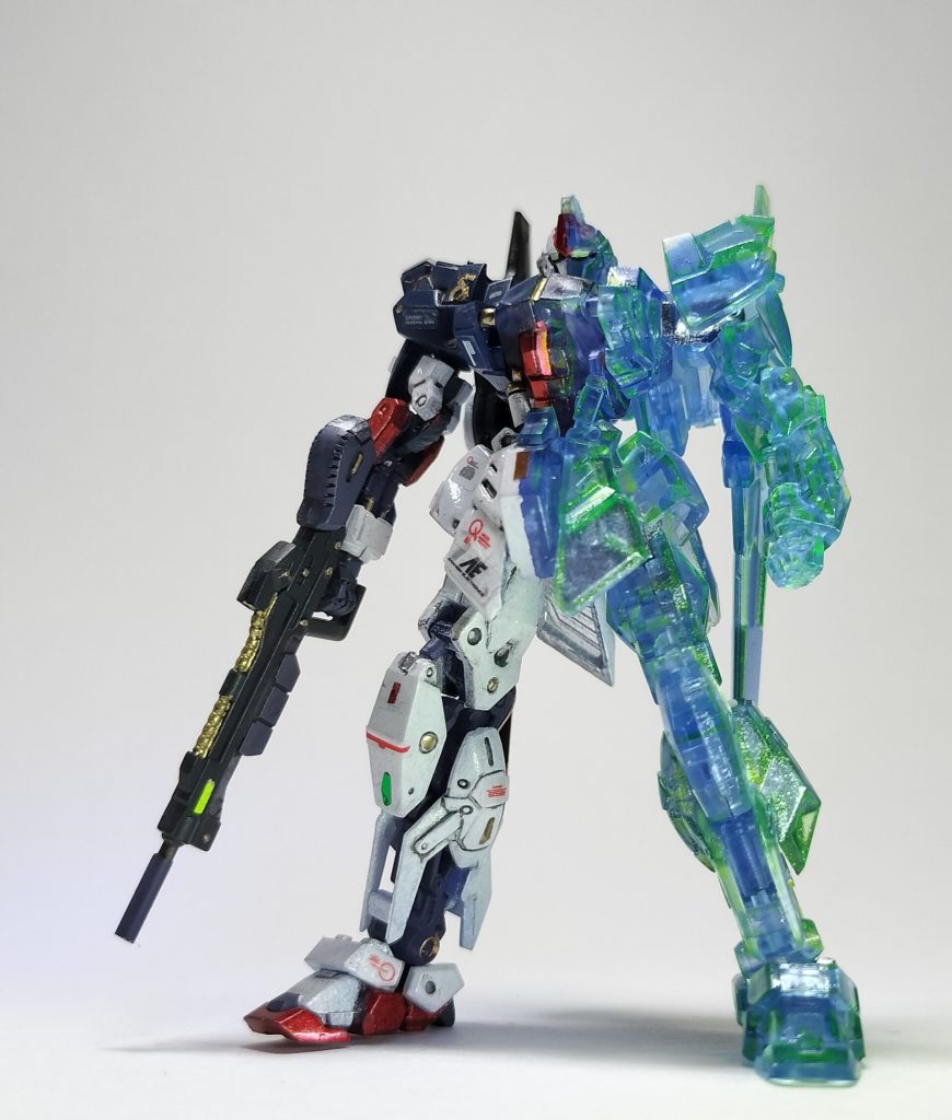 4.    しかしMSとしての機体性能や機動は非常に秀逸で、故に乗りこなすにはエース級パイロットの技量を必用とするまでのポテンシャルを示した。