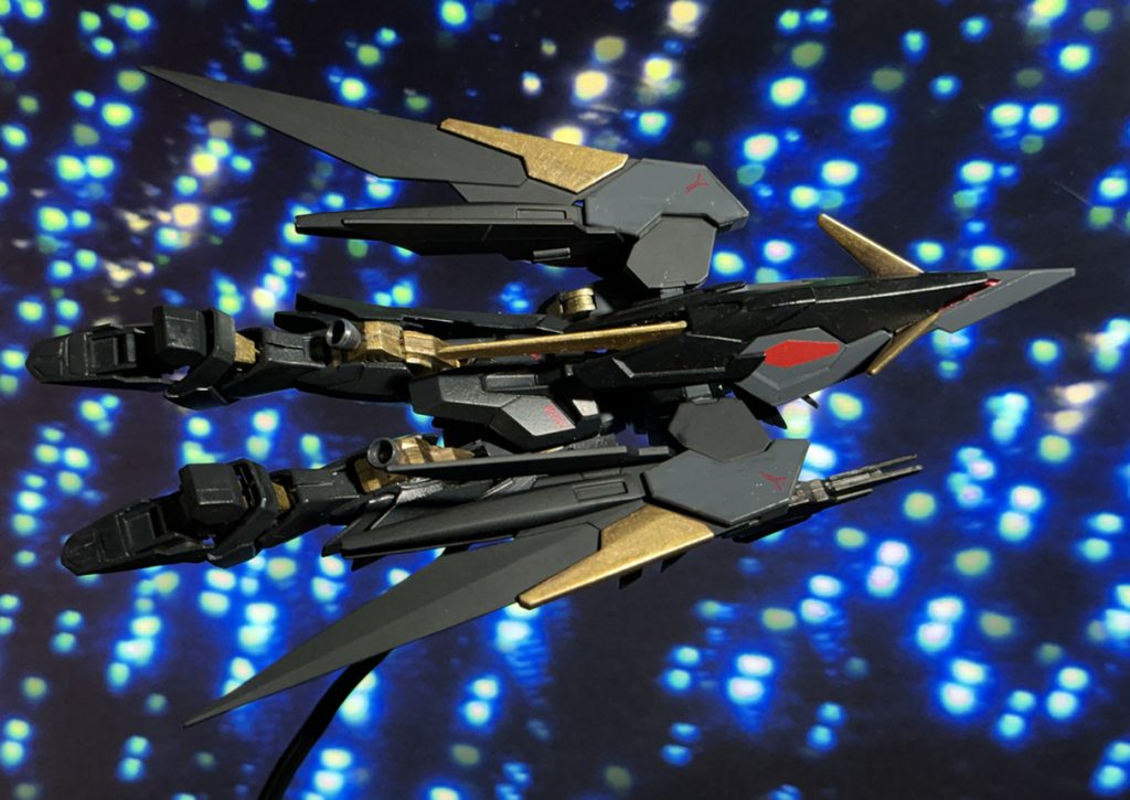 バード形態、機首の眼のような赤い多角形はシール、HGUCのSガンダムからいただきました。